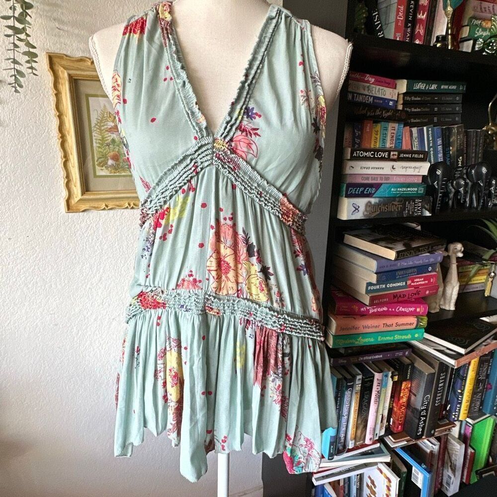 Free people Size XS light blue Floral Blouse NWT
